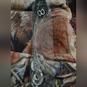 NWOT FASHION JEWELRY NECKLACE